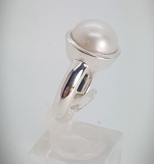 Sterling Silver Ring with Natural Freshwater Pearl