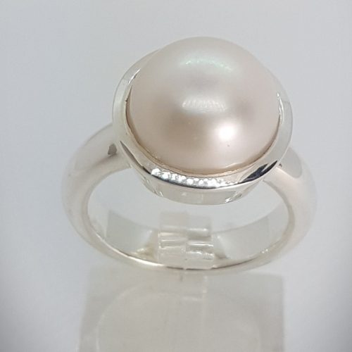 Sterling Silver Ring with Natural Freshwater Pearl