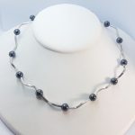 collana fatta a mano in argento e ematite