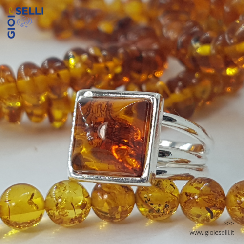 ring with amber