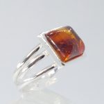 Siena ring with amber