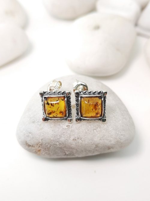 earlobe earring with silver and amber